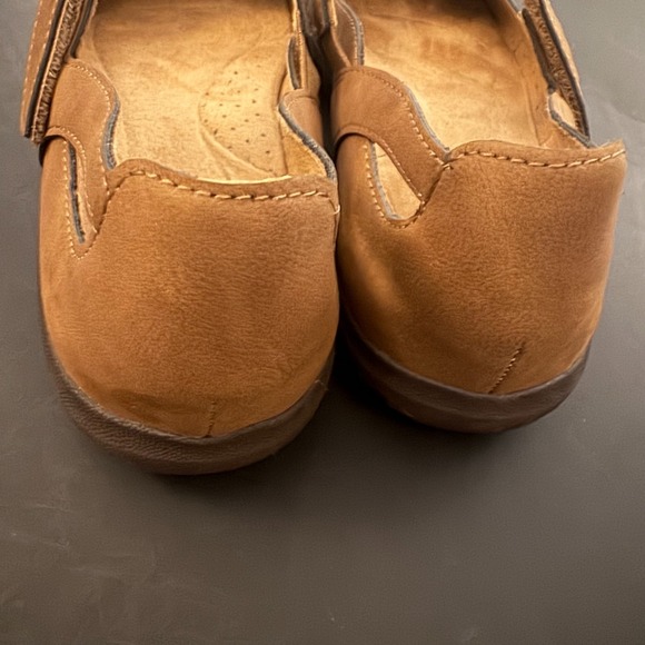 Easy Spirit Womens Mary Jane Comfort Flats Hook and Loop Strap Tan Size 7 - Picture 3 of 8
